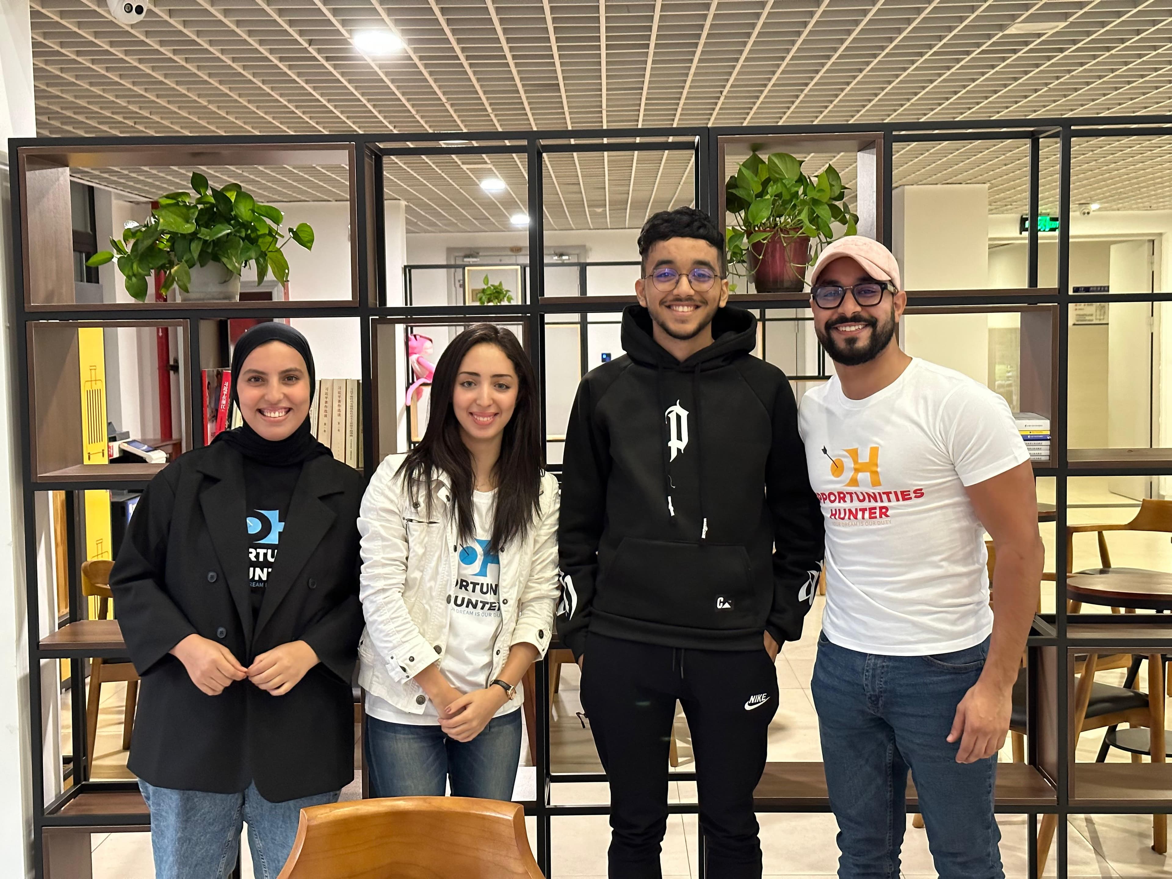 Étudiant 3 parti avec OpportunitiesHunter